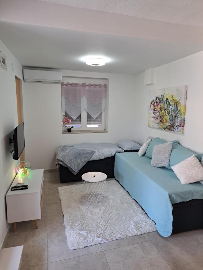 Near Beach Studio Kastela Exterior photo