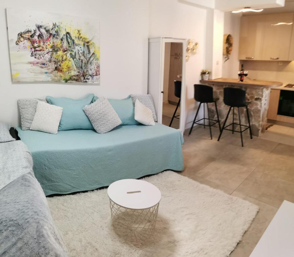 Near Beach Studio Kastela Exterior photo